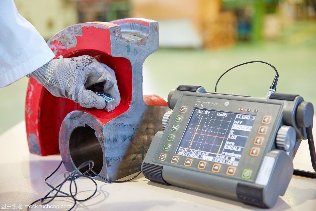 超聲波設備。金屬件缺陷的控制。無損檢測實驗室。技術服務行業。圣塞巴斯蒂安tecnalia研究和創新donostiagipuzkoa巴斯克的國家西班牙。